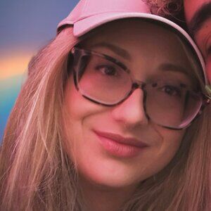 Meet your Posher, Phoebe